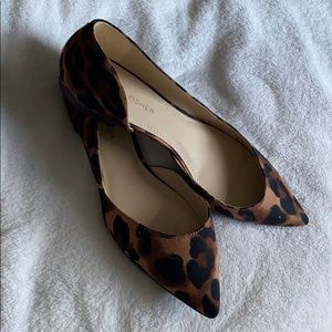 Marc Fisher leopard flats